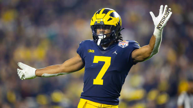 Michigan’s Donovan Edwards Makes Brash Comparison to Sanders, Payton